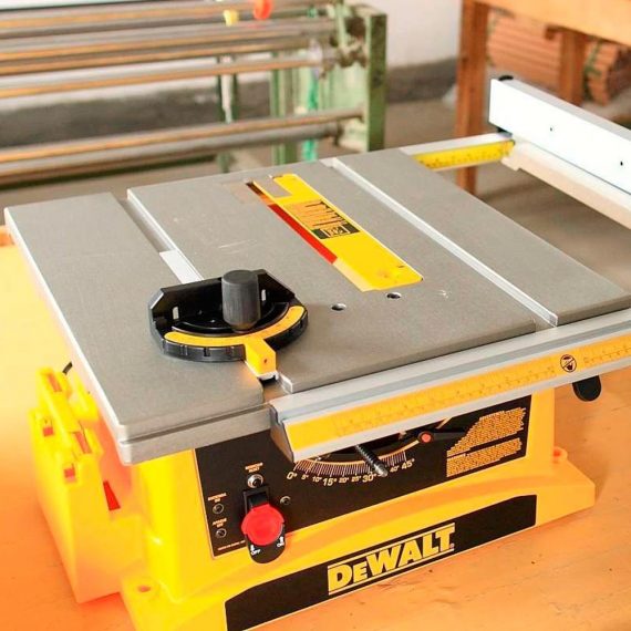 DEWALT DWE7470 3