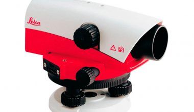 LEICA NA724 1