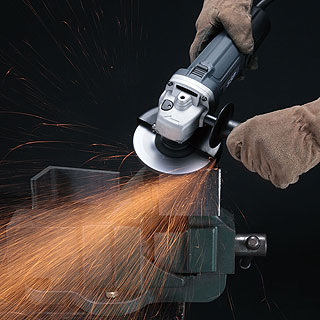 MAKITA GA7040S – MGA503 4