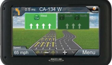 MAGELLAN  RoadMate 5245T-LM 1