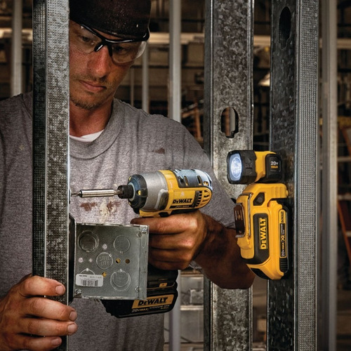 DEWALT DCL044 3